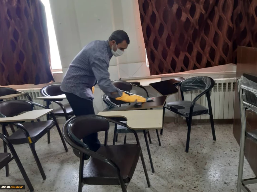 ضد عفونی کردن ساختمان های پردیس شهید باهنر فارس جهت پیشگیری از ورود ویروس کرونا 6
