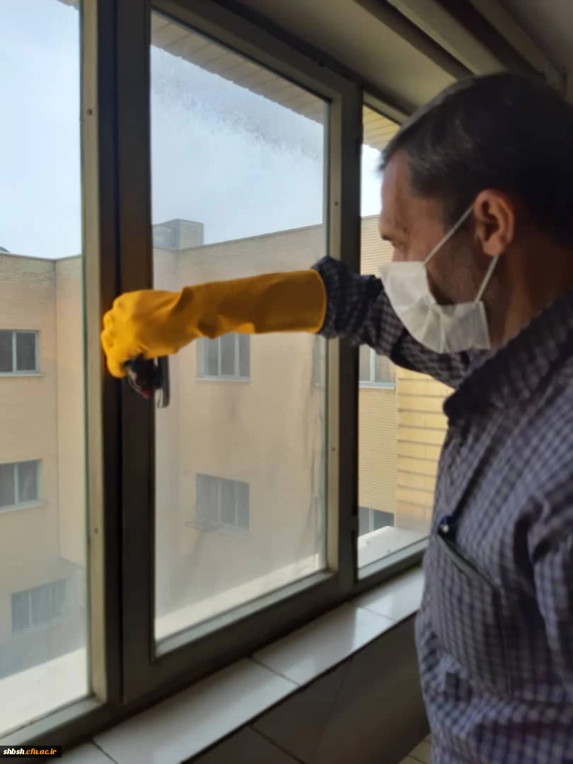 ضد عفونی کردن ساختمان های پردیس شهید باهنر فارس جهت پیشگیری از ورود ویروس کرونا 7