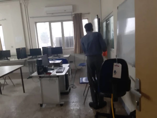 ضد عفونی کردن ساختمان های پردیس شهید باهنر فارس جهت پیشگیری از ورود ویروس کرونا 16