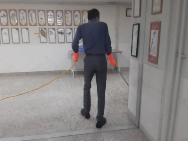 ضد عفونی کردن ساختمان های پردیس شهید باهنر فارس جهت پیشگیری از ورود ویروس کرونا 18