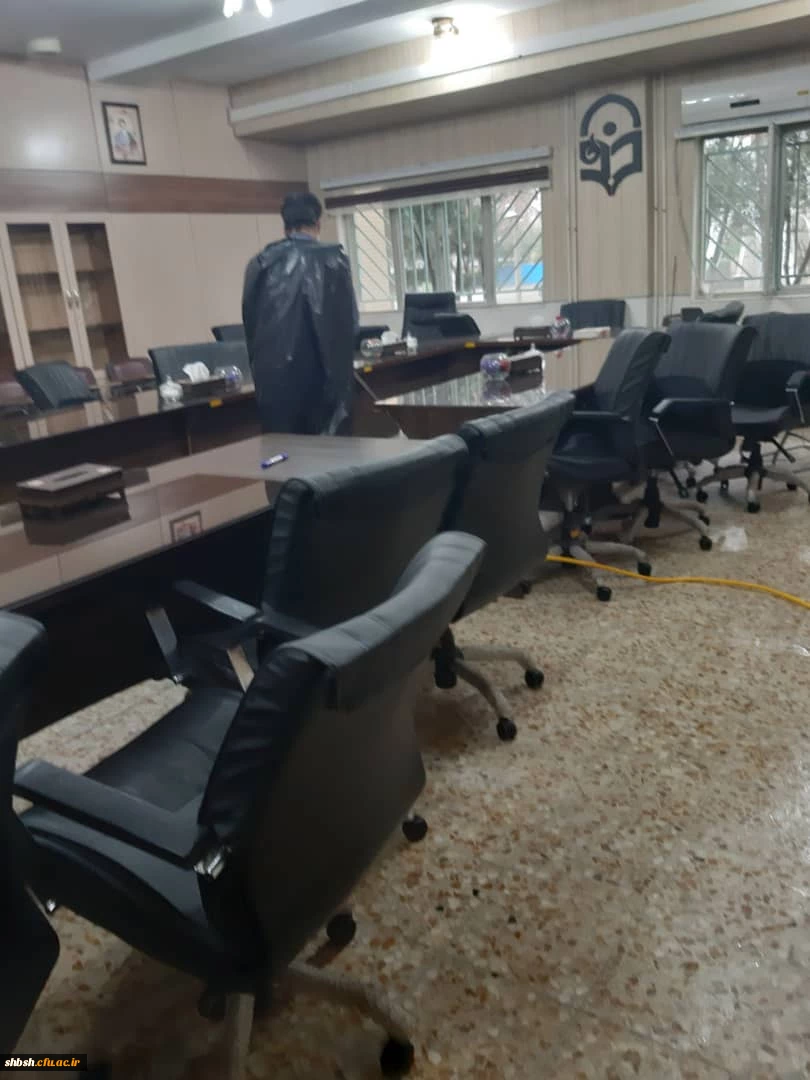 ضد عفونی کردن ساختمان های پردیس شهید باهنر فارس جهت پیشگیری از ورود ویروس کرونا 19