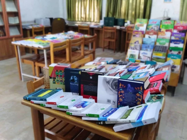 کتاب های جدید خریداری شده جهت کتابخانه پردیس شهید باهنر 2