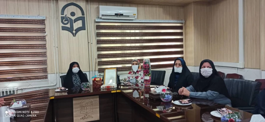 مراسم تقدیر از همکار بازنشسته سرکار خانم پاک طینت در پردیس شهید باهنر برگزار شد 6