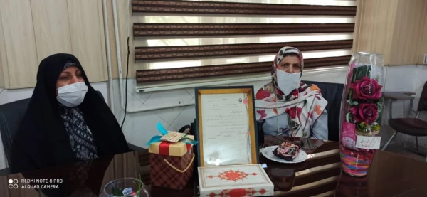 مراسم تقدیر از همکار بازنشسته سرکار خانم پاک طینت در پردیس شهید باهنر برگزار شد 7