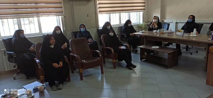 دیدار کارکنان پردیس شهید باهنر فارس با خانم دکتر داودی همسر آزاده دفاع مقدس 2