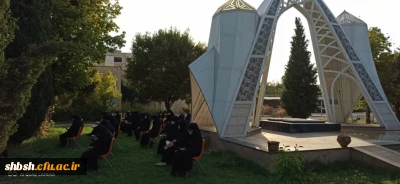 برنامه قرائت زیارت عاشورا در جوار شهدای گمنام پردیس شهید باهنر فارس برگزار شد