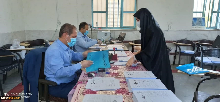 فرآیند مصاحبه داوطلبان دختر واجد شرایط آزمون سراسری ٩٩ در پردیس شهیدباهنر فارس انجام شد 17