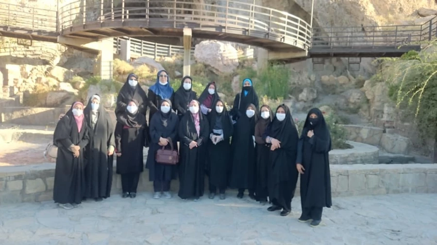 برنامه کوهپیمایی ویژه کارکنان به مناسبت گرامیداشت هفته تربیت بدنی انجام شد 10