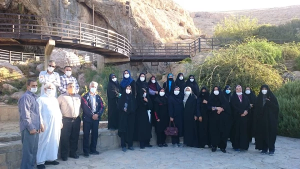 برنامه کوهپیمایی ویژه کارکنان به مناسبت گرامیداشت هفته تربیت بدنی انجام شد 11