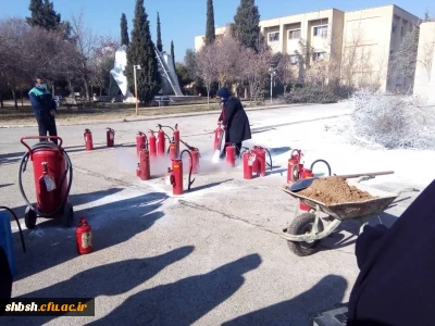 برگزاری دوره آموزشی آتش نشانی برای کارکنان پردیس شهید باهنر شیراز