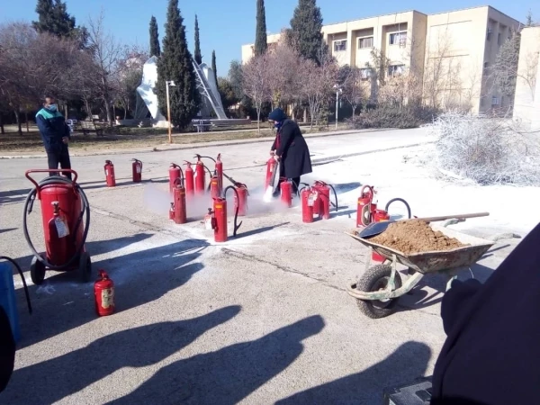 برگزاری دوره آموزشی آتش نشانی برای کارکنان پردیس شهید باهنر شیراز 2