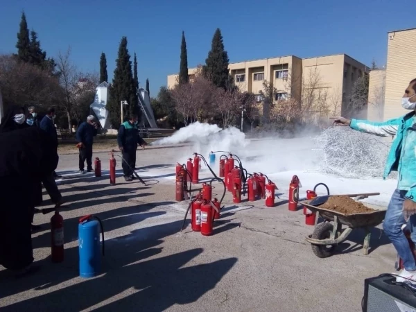 برگزاری دوره آموزشی آتش نشانی برای کارکنان پردیس شهید باهنر شیراز 4