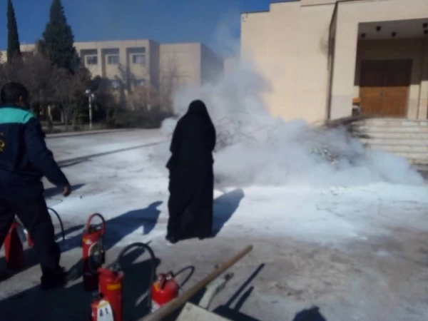 برگزاری دوره آموزشی آتش نشانی برای کارکنان پردیس شهید باهنر شیراز 14