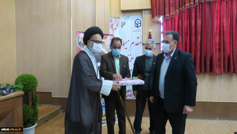 برگزاری مراسم گرامیداشت ولادت حضرت فاطمه زهرا(سلام الله علیها) و  22 بهمن ماه 
در پردیس شهید باهنر فارس
 7