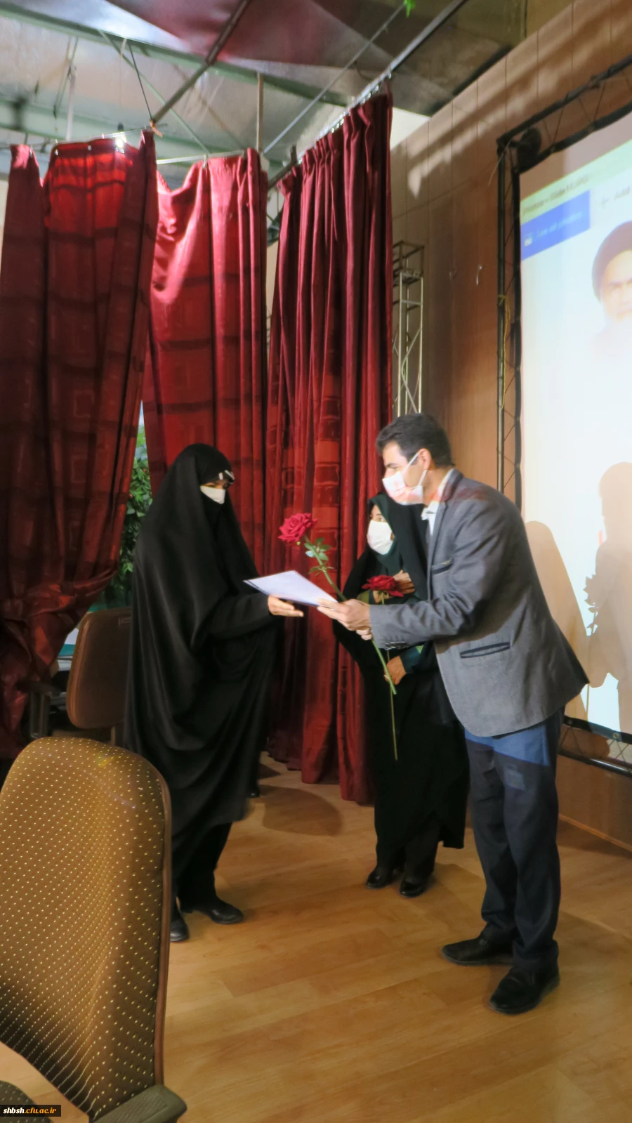 برگزاری مراسم گرامیداشت ولادت حضرت فاطمه زهرا(سلام الله علیها) و  22 بهمن ماه 
در پردیس شهید باهنر فارس
 10