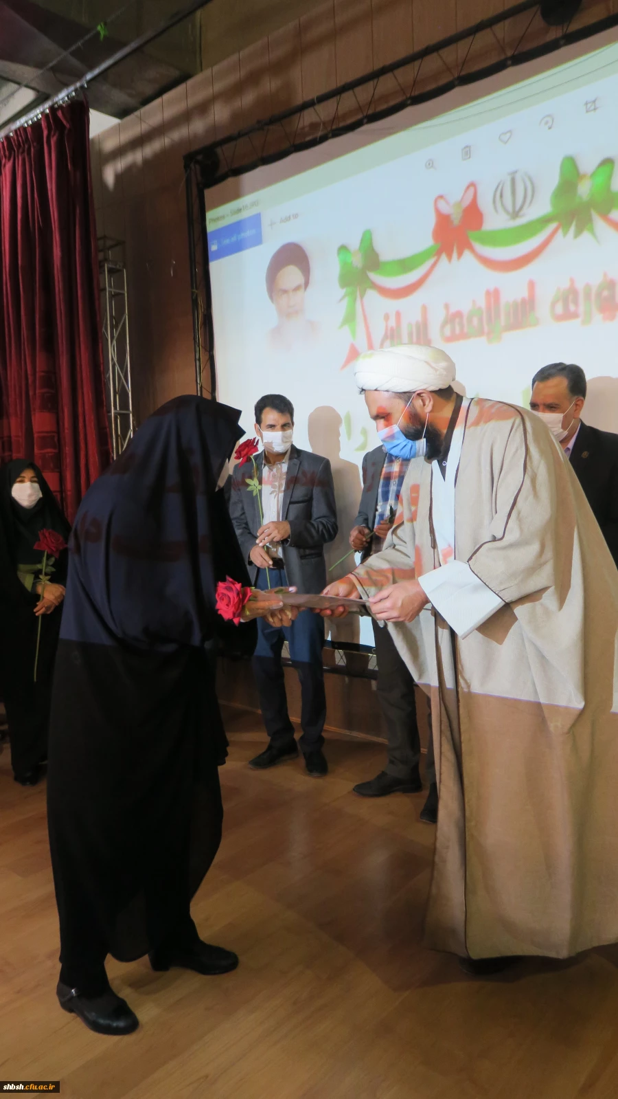 برگزاری مراسم گرامیداشت ولادت حضرت فاطمه زهرا(سلام الله علیها) و  22 بهمن ماه 
در پردیس شهید باهنر فارس
 12