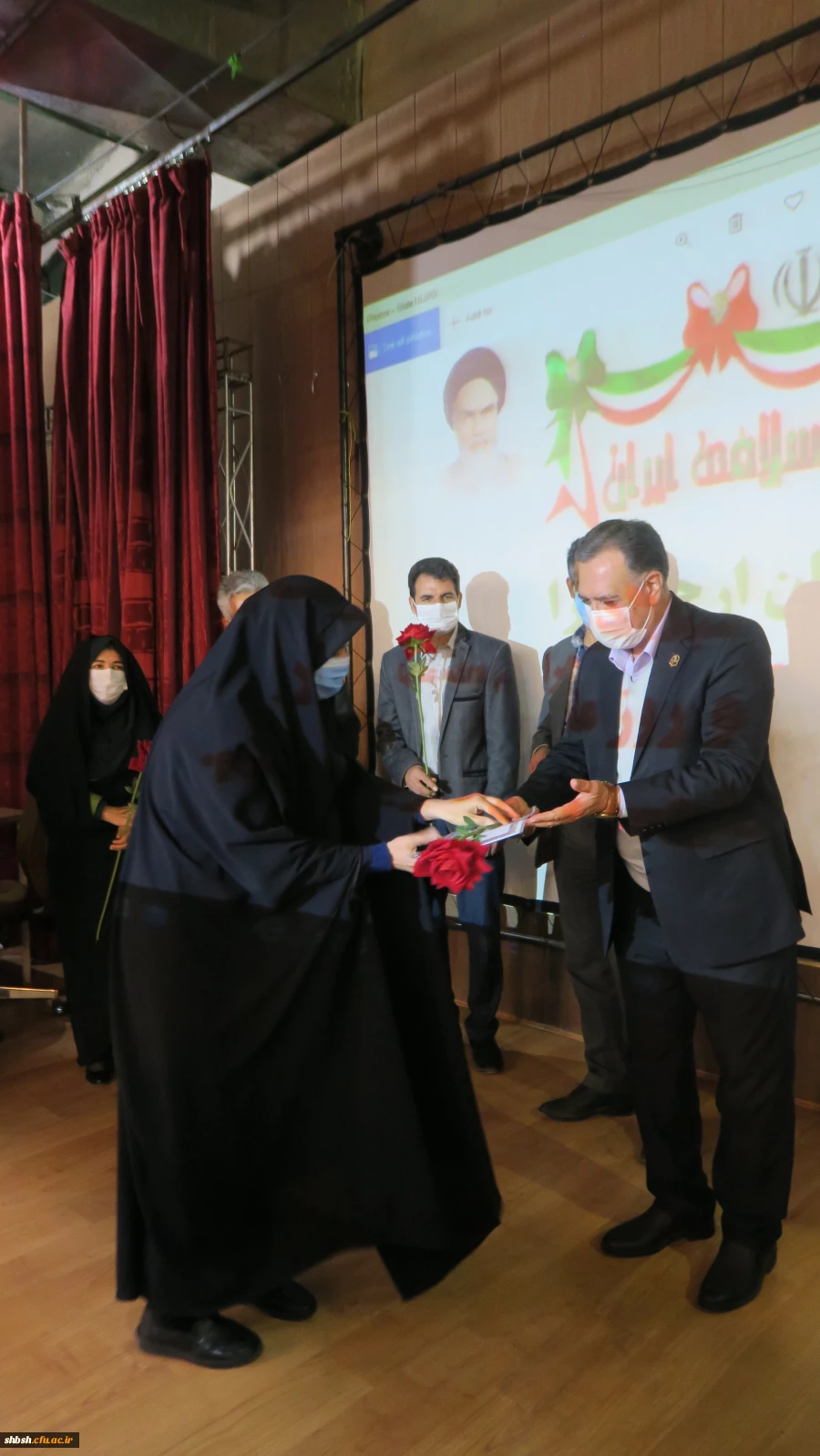 برگزاری مراسم گرامیداشت ولادت حضرت فاطمه زهرا(سلام الله علیها) و  22 بهمن ماه 
در پردیس شهید باهنر فارس
 14