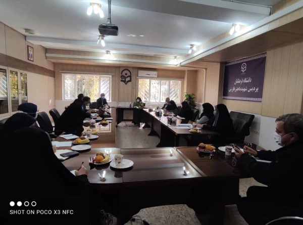 برگزاری جلسه شورای انضباطی بدوی و جلسه ی توجیهی با هدف آشنایی دانشجویان با آیین نامه و شیوه نامه انضباطی در پردیس شهید باهنر 3