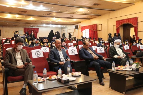 مراسم دانش آموختگی ورودی های 95 و 96 پردیس شهید باهنر فارس برگزار شد 34