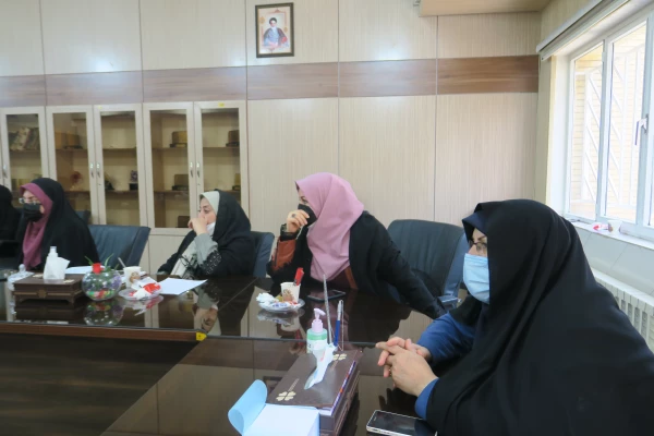 برگزاری جلسه آموزشی ویژه کارکنان پردیس شهید باهنر در خصوص شعار امسال بسیج ملی تغذیه با عنوان "تغذیه، کرونا و واکسیناسیون" 5