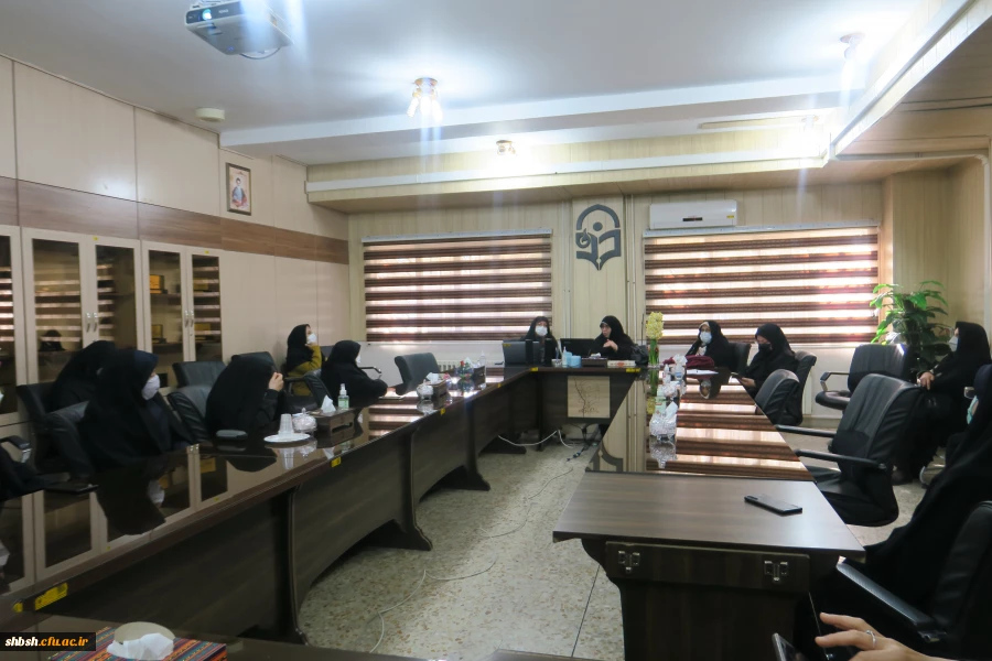 برگزاری مراسم جشن میلاد و همچنین نشست تخصصی تکریم زن و خانواده 4