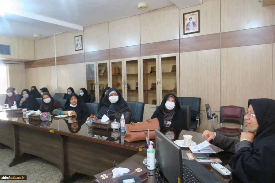 برگزاری مراسم جشن میلاد و همچنین نشست تخصصی تکریم زن و خانواده 8