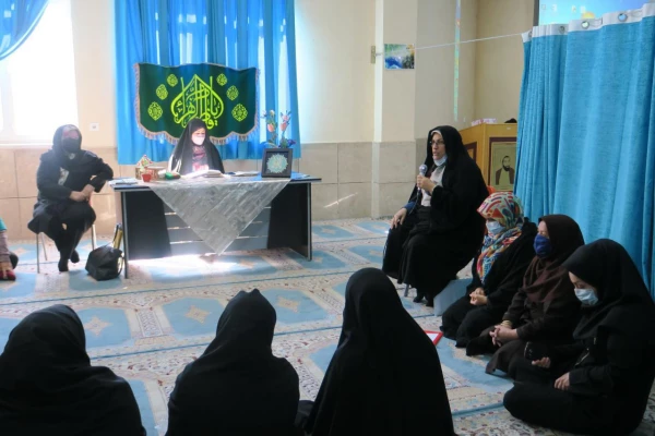 برگزاری مراسم جشن میلاد و همچنین نشست تخصصی تکریم زن و خانواده 9