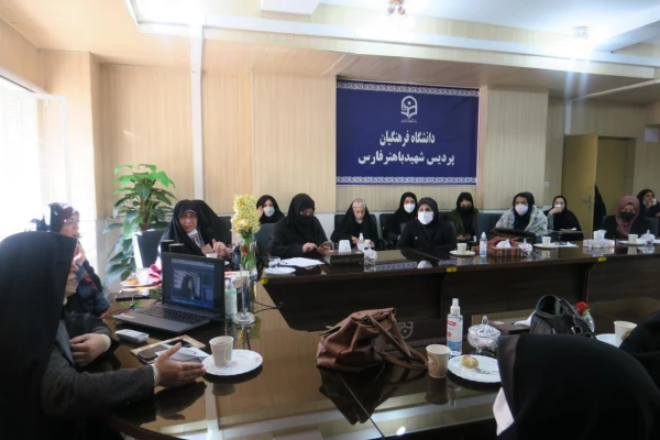 برگزاری مراسم جشن میلاد و همچنین نشست تخصصی تکریم زن و خانواده 11