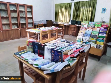 نمایی از کتابخانه پردیس شهید باهنر شیراز