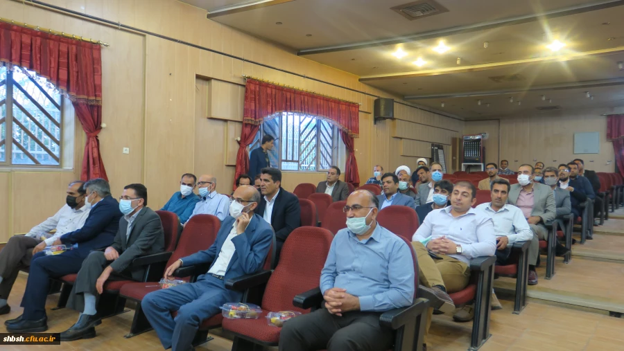 مراسم گرامی داشت یاد و خاطره استاد شهید مرتضی مطهری و هفته معلم به میزبانی دانشگاه فرهنگیان پردیس شهید باهنر شیراز برگزار شد. 12