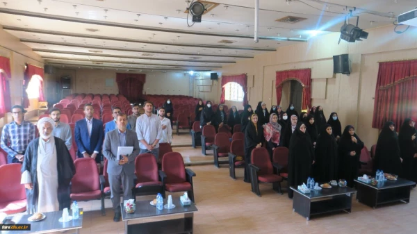 نشست صمیمانه سرپرست دانشگاه فرهنگیان استان فارس با دانشجویان عضو تشکل های دانشجویی پردیس ها و مراکز استان فارس 12