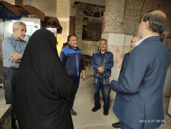 بازدید آقای دکتر میر یونسی مدیر کل محترم پشتیبانی و رفاه کارکنان در دانشگاه فرهنگیان سازمان مرکزی و آقای دکتر زارع شیبانی سرپرست امور پردیس های دانشگاه فرهنگیان استان فارس از میزان پیشرفت تعمیرات مجموعه سلف سرویس و آشپزخانه پردیس شهیدباهنر  5