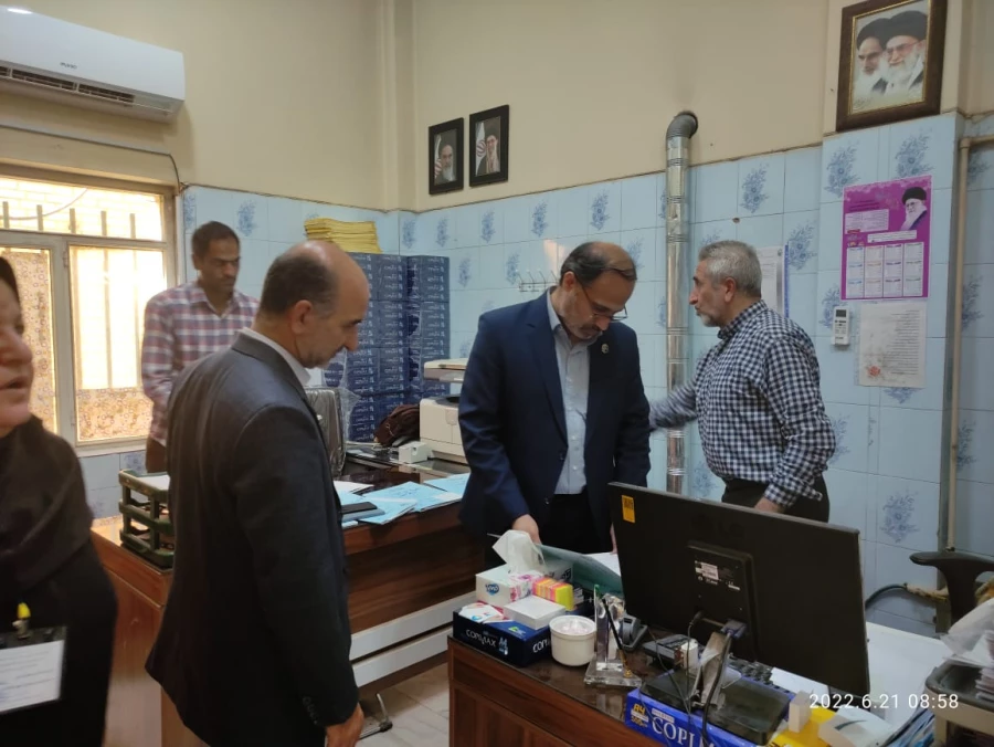 بازدید آقای دکتر میر یونسی مدیر کل محترم پشتیبانی و رفاه کارکنان در دانشگاه فرهنگیان سازمان مرکزی و آقای دکتر زارع شیبانی سرپرست امور پردیس های دانشگاه فرهنگیان استان فارس از میزان پیشرفت تعمیرات مجموعه سلف سرویس و آشپزخانه پردیس شهیدباهنر  13