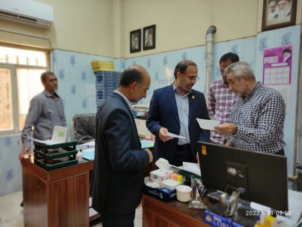 بازدید آقای دکتر میر یونسی مدیر کل محترم پشتیبانی و رفاه کارکنان در دانشگاه فرهنگیان سازمان مرکزی و آقای دکتر زارع شیبانی سرپرست امور پردیس های دانشگاه فرهنگیان استان فارس از میزان پیشرفت تعمیرات مجموعه سلف سرویس و آشپزخانه پردیس شهیدباهنر  18