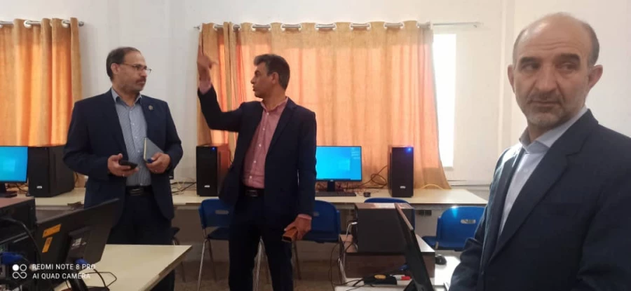 بازدید آقای دکتر میریونسی مدیر کل محترم پشتیبانی و رفاه کارکنان در دانشگاه فرهنگیان سازمان مرکزی و آقای دکتر زارع شیبانی سرپرست امور پردیس های استان فارس از برگزاری امتحانات پایان ترم دانشجو معلمان پردیس شهید باهنر 4