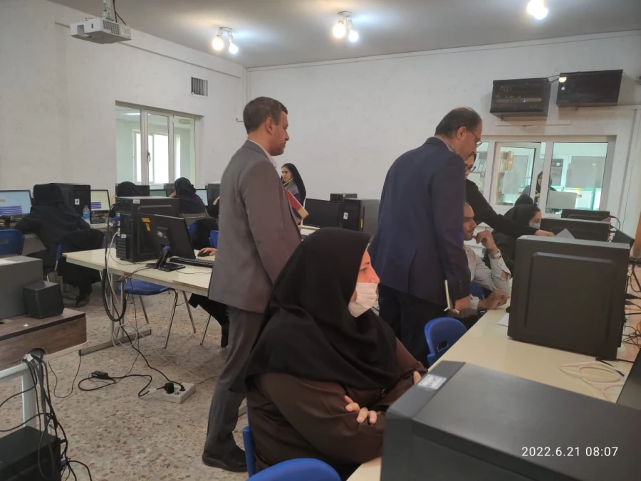 بازدید آقای دکتر میریونسی مدیر کل محترم پشتیبانی و رفاه کارکنان در دانشگاه فرهنگیان سازمان مرکزی و آقای دکتر زارع شیبانی سرپرست امور پردیس های استان فارس از برگزاری امتحانات پایان ترم دانشجو معلمان پردیس شهید باهنر 6