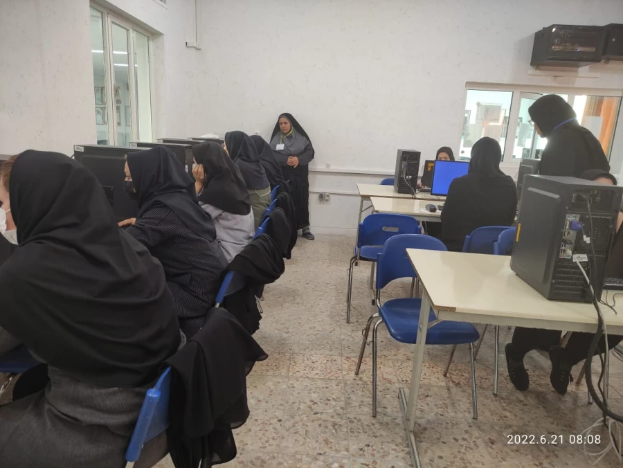 بازدید آقای دکتر میریونسی مدیر کل محترم پشتیبانی و رفاه کارکنان در دانشگاه فرهنگیان سازمان مرکزی و آقای دکتر زارع شیبانی سرپرست امور پردیس های استان فارس از برگزاری امتحانات پایان ترم دانشجو معلمان پردیس شهید باهنر 8