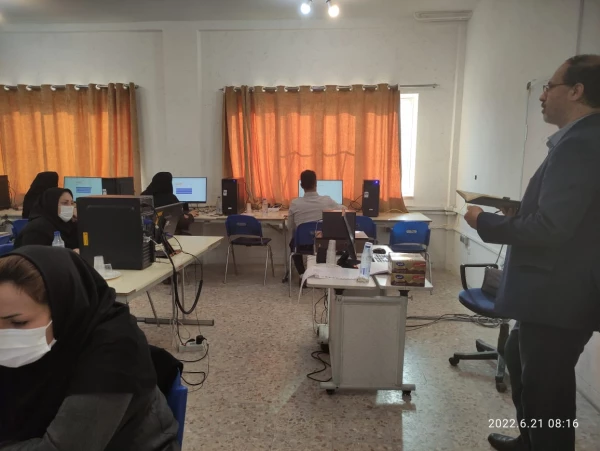 بازدید آقای دکتر میریونسی مدیر کل محترم پشتیبانی و رفاه کارکنان در دانشگاه فرهنگیان سازمان مرکزی و آقای دکتر زارع شیبانی سرپرست امور پردیس های استان فارس از برگزاری امتحانات پایان ترم دانشجو معلمان پردیس شهید باهنر 10