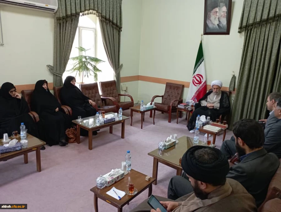 دیدار رؤسای پردیس ها و مراکز استان فارس با آیت الله دژکام نماینده ولی فقیه در استان فارس و امام جمعه شیراز 3