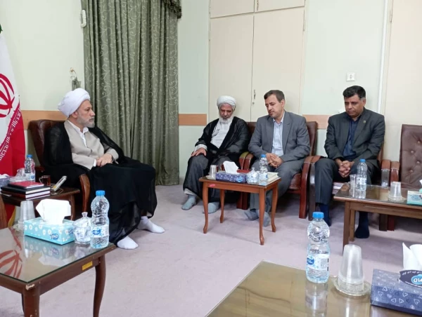 دیدار رؤسای پردیس ها و مراکز استان فارس با آیت الله دژکام نماینده ولی فقیه در استان فارس و امام جمعه شیراز 5