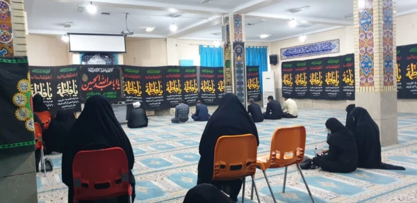برگزاری مراسم زیارت عاشورا در نمازخانه پردیس شهید باهنر با حضور کارکنان و دانشجومعلمان 3