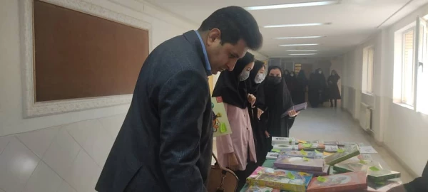 برگزاری نمایشگاه کتاب کودک و نوجوان در دانشگاه فرهنگیان فارس 4