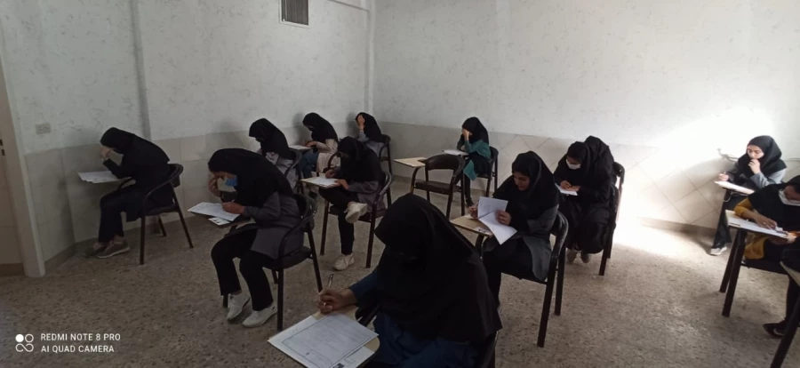 آزمون پایانی دوره تابستانی نیم سال سوم تحصیلی ۱۴۰۱ در پردیس شهید باهنر 6