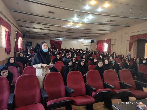 برگزاری جلسه توجیهی درخصوص شناخت و آگاهی از قوانین و مقررات دانشگاه در سالن اجتماعات پردیس شهیدباهنر فارس 4