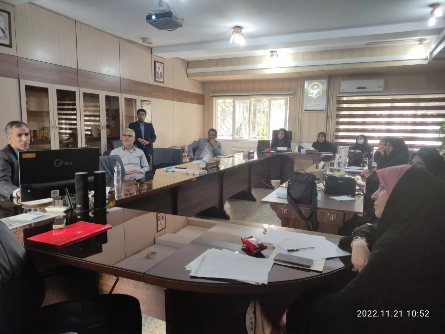 نشست نقد و بررسی کتاب رویکردهای پژوهش در پردیس شهید باهنر 5