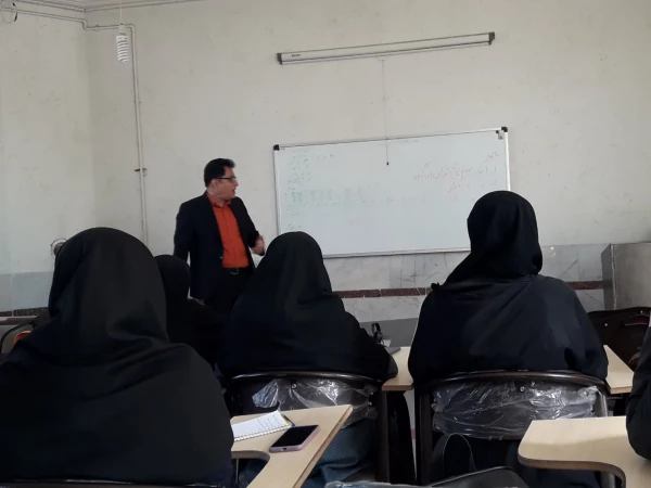 برگزاری کارگاه هنرهای آوایی با محوریت کرال و سرود برای دانشجومعلمان در پردیس شهید باهنر 4