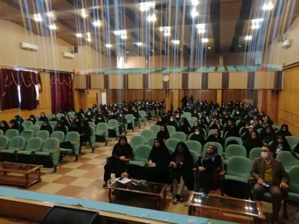 نشست توجیهی شورای انضباطی و قوانین و مقررات آموزشی دانشجویان پردیس و مراکز خواهران استان فارس 12