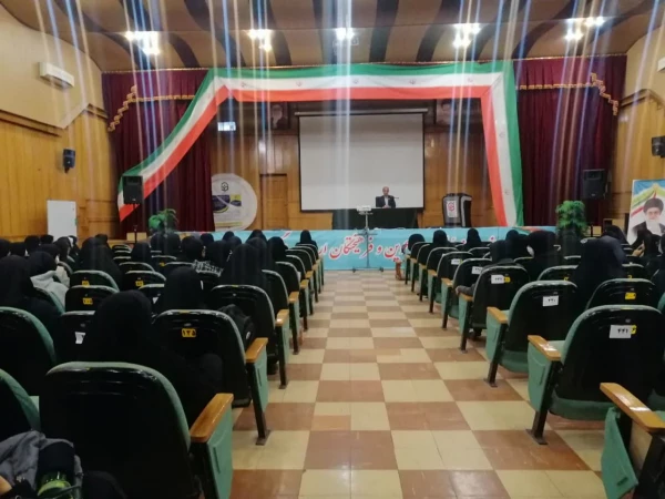 نشست توجیهی شورای انضباطی و قوانین و مقررات آموزشی دانشجویان پردیس و مراکز خواهران استان فارس 14