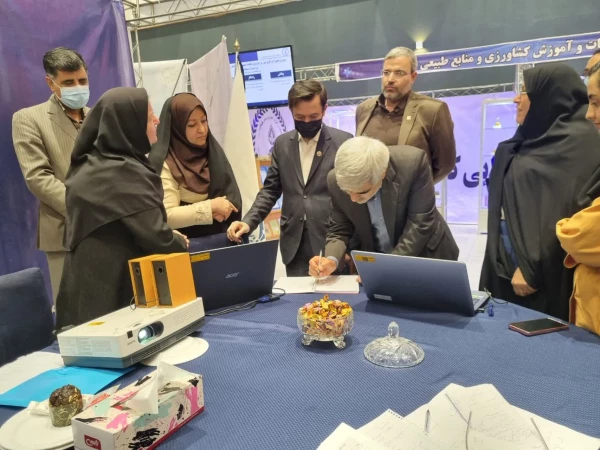 برپایی غرفه فن بازار دانشگاه فرهنگیان استان فارس 9