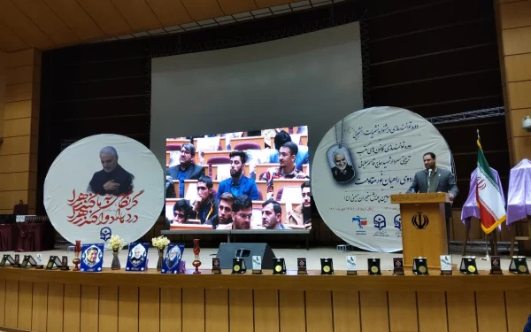 رتبه اول جشنواره رسش قلم در بخش نشریات برتر به نشریه «چراغ خرد»  6